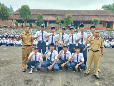 JUARA 1 LOMBA BOLA VOLI SMK AL AMANAH CUP